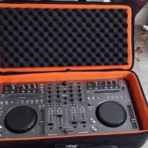 Pioneer DDJ T1 DJ-Controller.