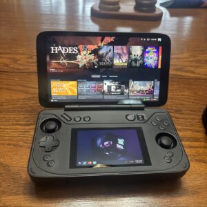 AYANEO Flip DS AMD Ryzen 7 8840U 32GB 2TB Schwarz Handheld